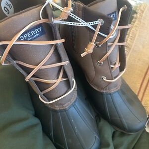 Sperry Brown and Black Winter Boots